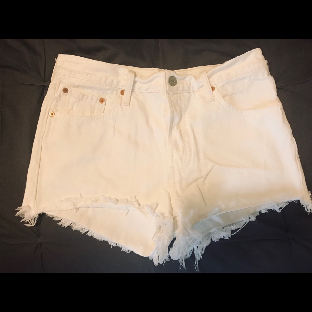 Levi high waisted shorts